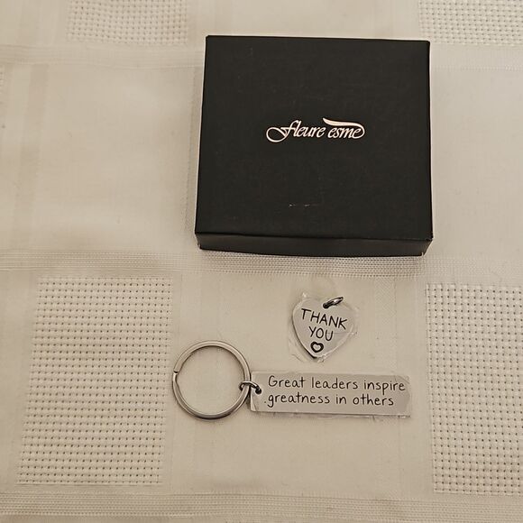 Fleure Esme Heart Friendship Keychain Silver - Picture 13 of 16